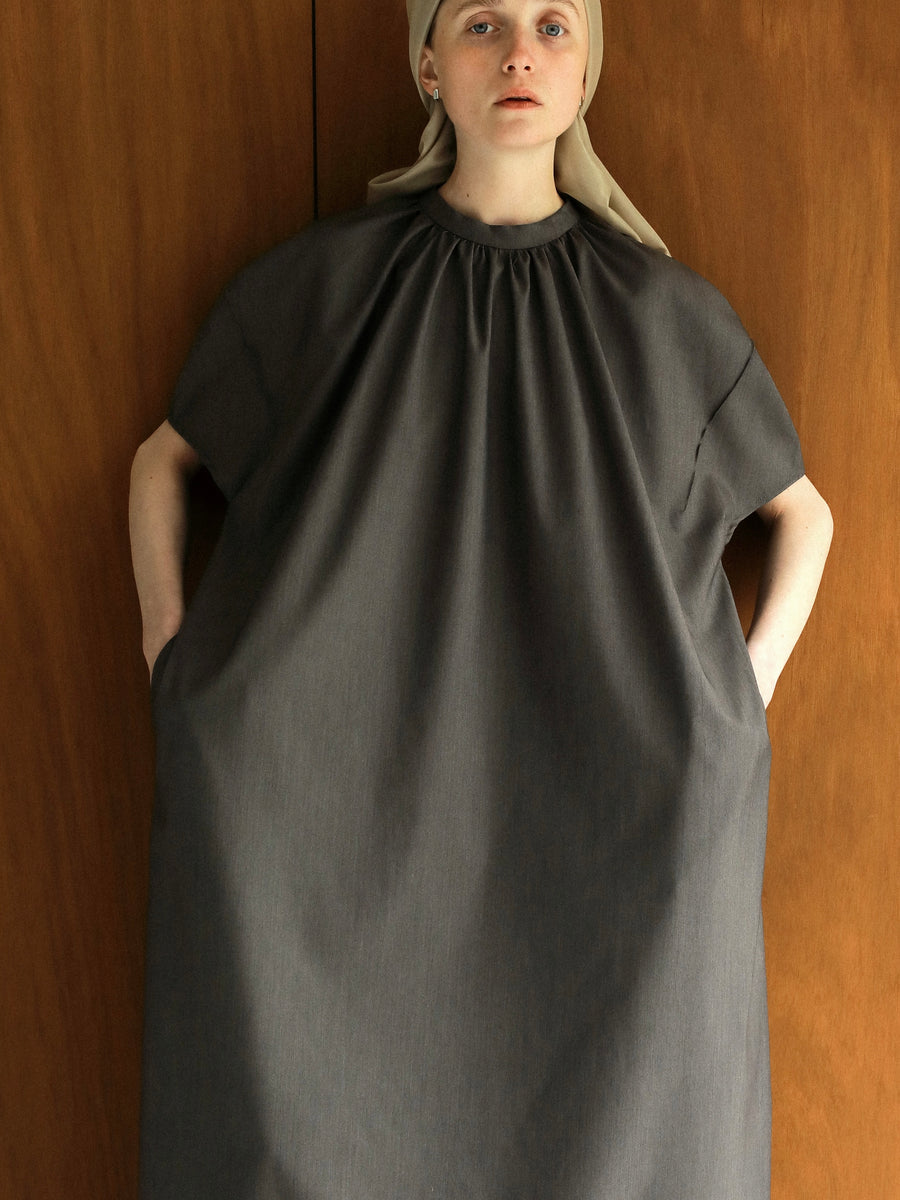 MOCK NECK GATHER DRESS