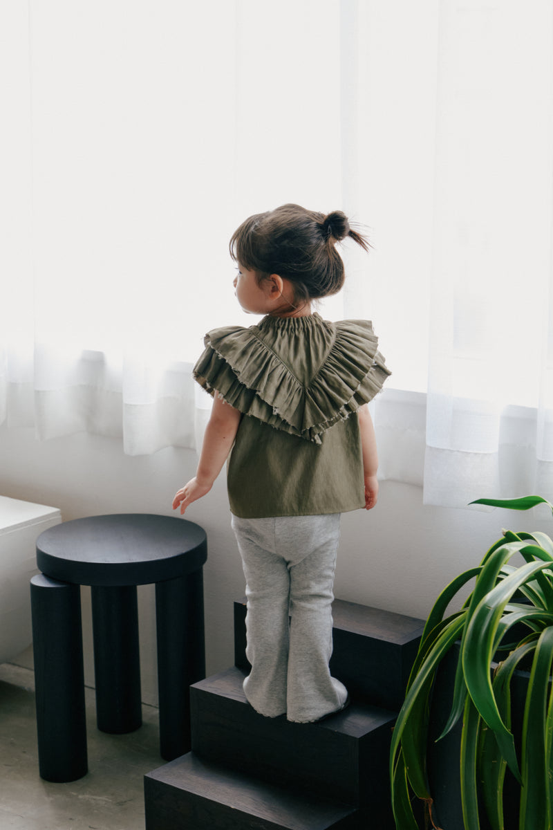 【新品未使用】 Hella volume ruffle tops チャコール volume ruffle tops kids - Hella (ヘラ）公式通販サイト