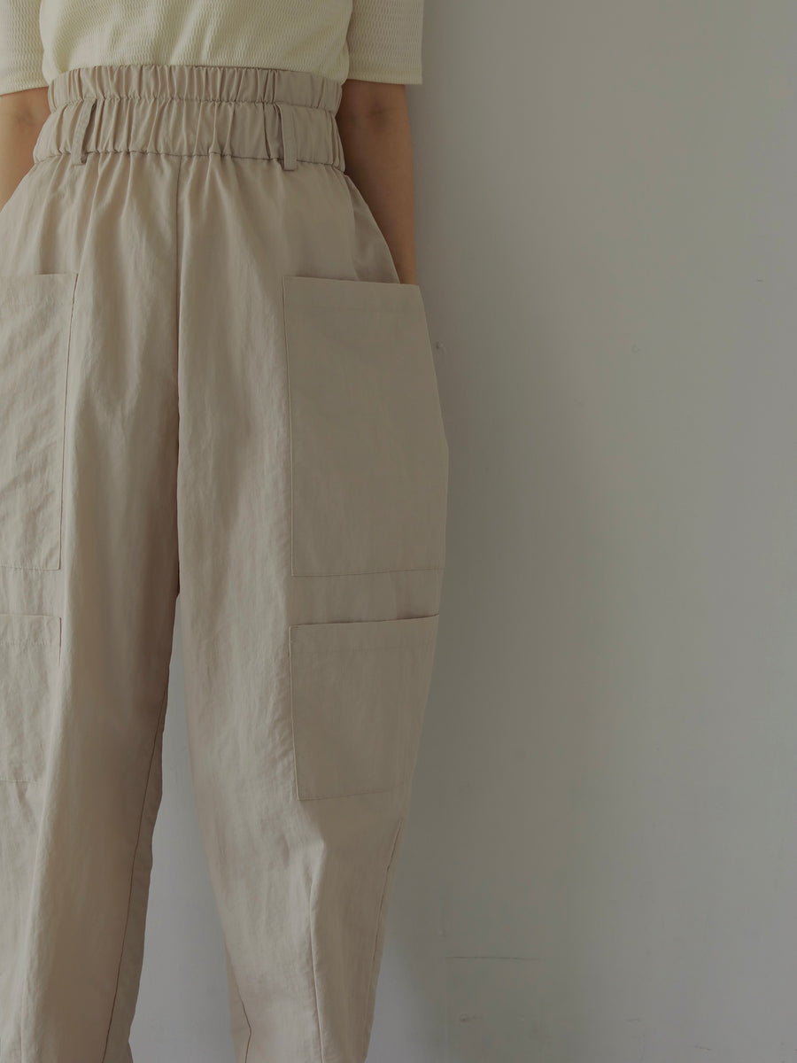 パンツ Hella waist pleats cocoon pants WAIST PLEATS COCOON PANTS - Hella (ヘラ）公式通販サイト
