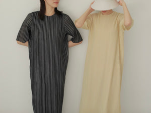 22 Hella SPRING COLLECTION【 PART 2-3 】PLEATS TIERED DRESS