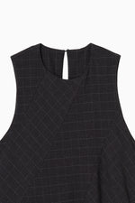 画像をギャラリービューアに読み込む, Check Flare Panel Dress
