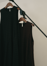 画像をギャラリービューアに読み込む, Check Flare Panel Dress
