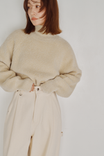 画像をギャラリービューアに読み込む, Shaggy High Neck Knit Top
