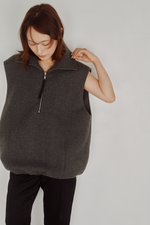 画像をギャラリービューアに読み込む, Wool High Neck Vest
