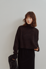 画像をギャラリービューアに読み込む, Shaggy High Neck Knit Top
