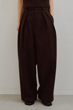 画像をギャラリービューアに読み込む, Double Tuck Twill Pants
