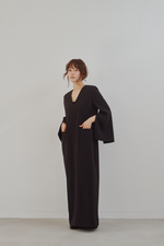 画像をギャラリービューアに読み込む, Flow Sleeve V Dress

