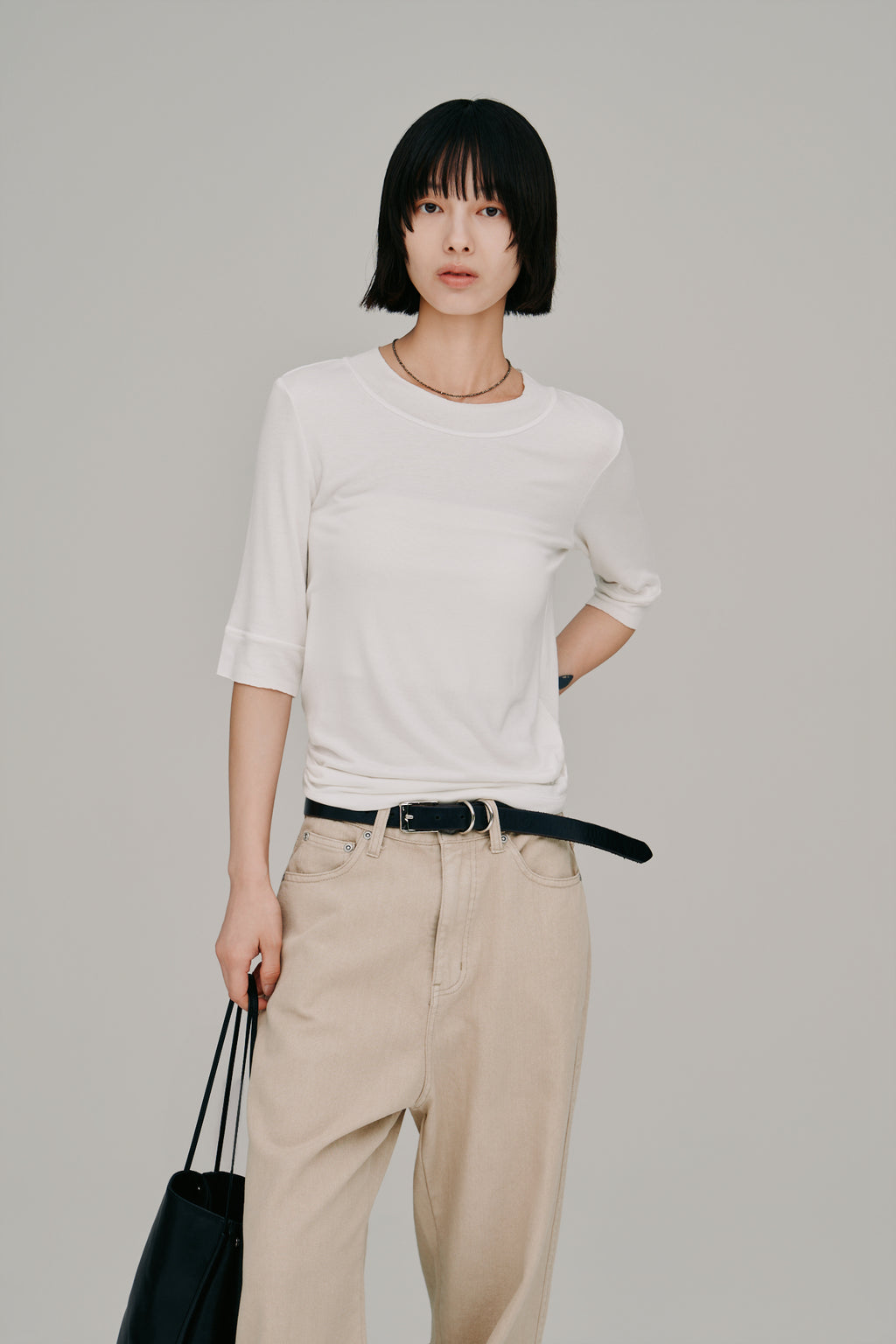 overlock neck tee