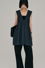 画像をギャラリービューアに読み込む, deep Vneck gather top
