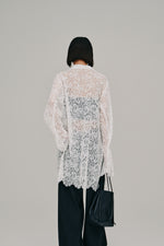画像をギャラリービューアに読み込む, scalloped lace shirt

