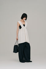 画像をギャラリービューアに読み込む, deep Vneck gather top
