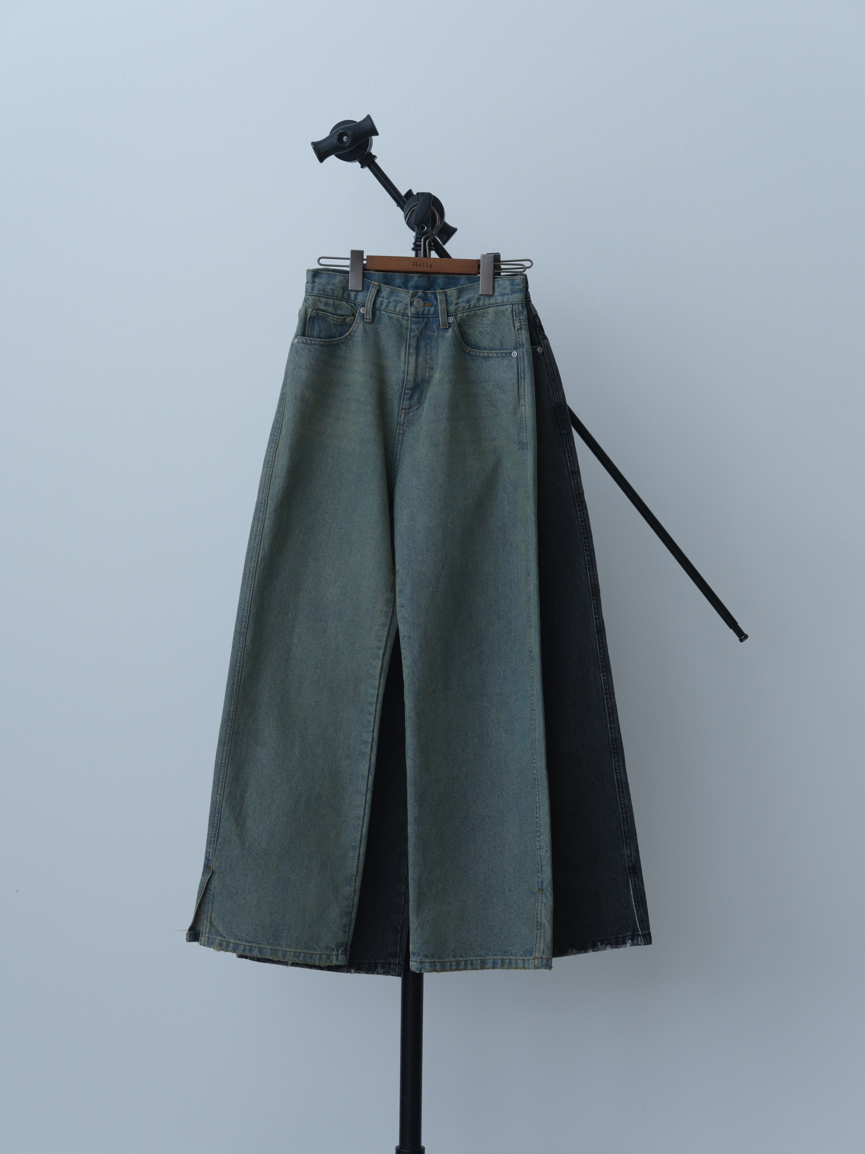【Hella/ヘラ】side hem slit denim 新品未使用タグ付き side hem slit denim - Hella (ヘラ）公式通販サイト