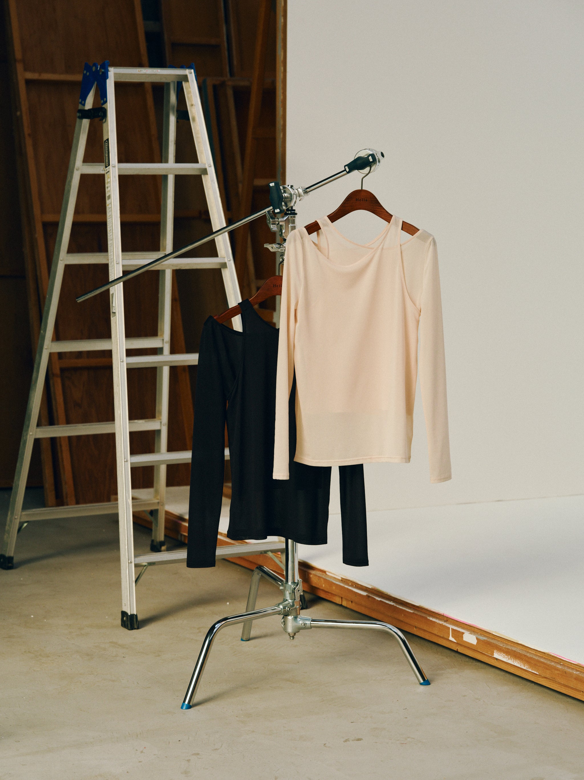 KOJI★Loveちゃんhella sheer check blouse ☆LE SSERAFIM ウンチェ / IVE レイ 着用！！【SCULPTOR】Polka Dot