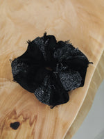 画像をギャラリービューアに読み込む, cut jacquard scrunchie
