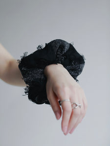 cut jacquard scrunchie