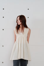 画像をギャラリービューアに読み込む, cotton crepe gather top
