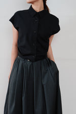 画像をギャラリービューアに読み込む, cut off cropped shirt
