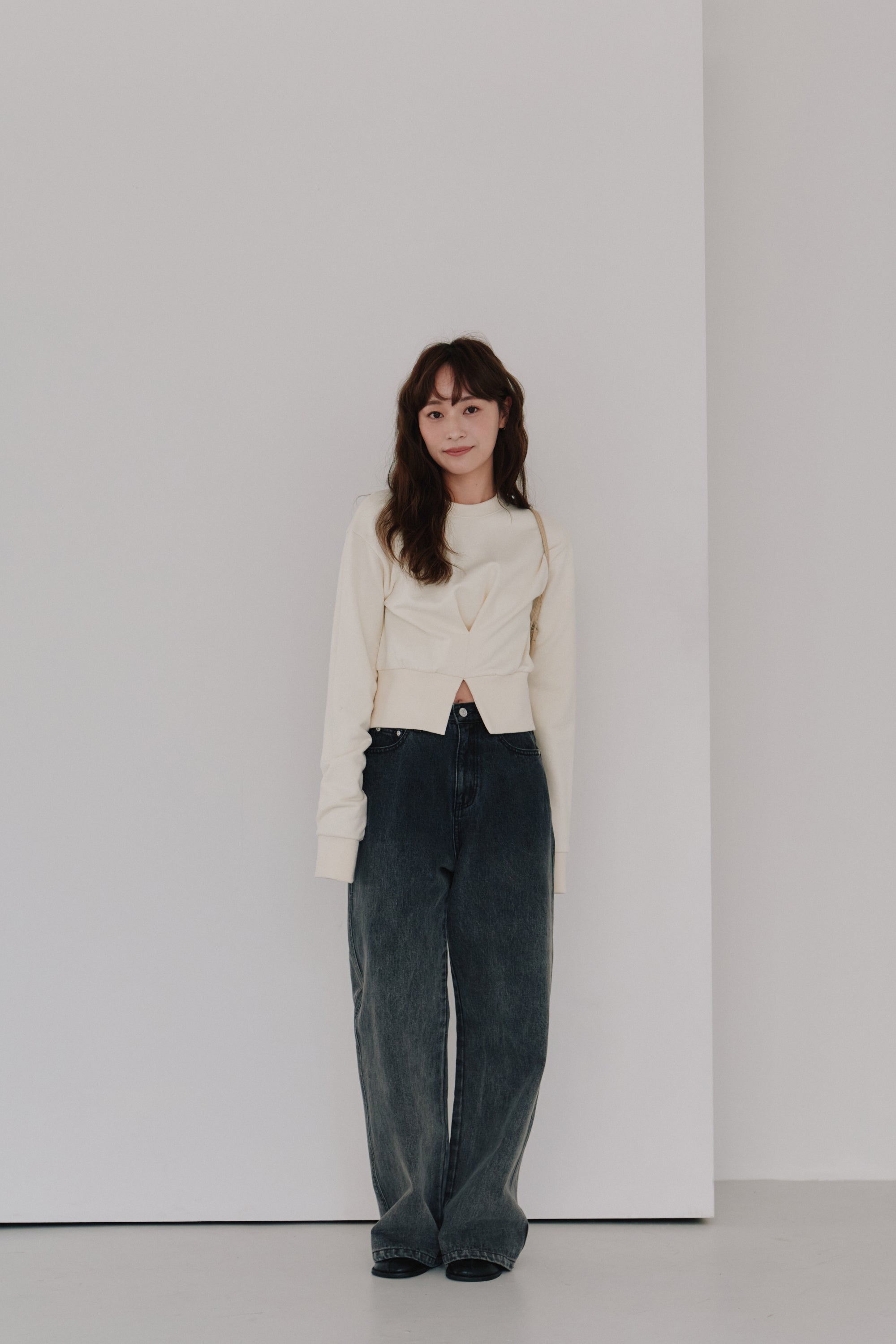 front tuck cropped sweat
