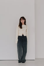 画像をギャラリービューアに読み込む, front tuck cropped sweat
