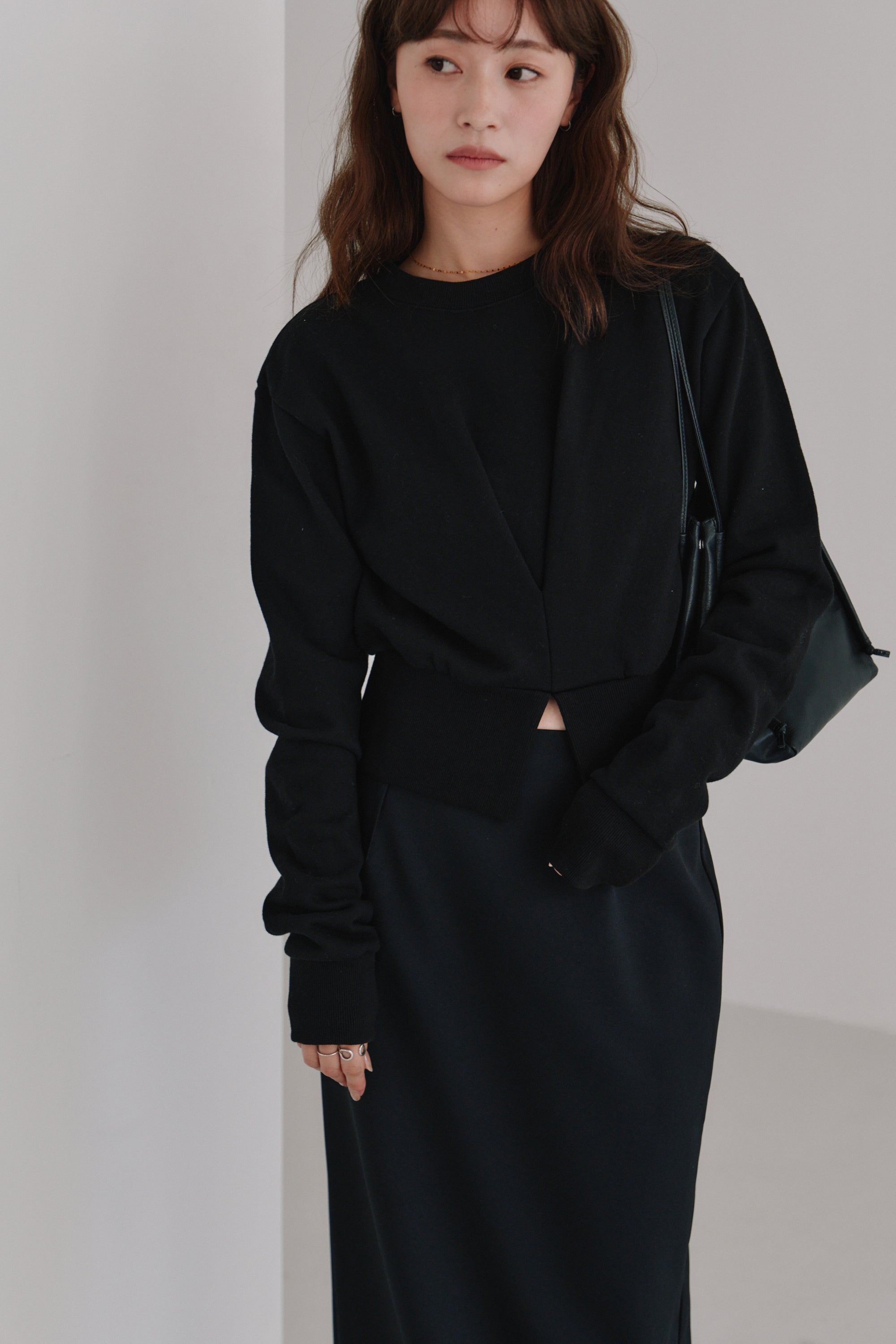 front tuck cropped sweat