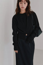 画像をギャラリービューアに読み込む, front tuck cropped sweat
