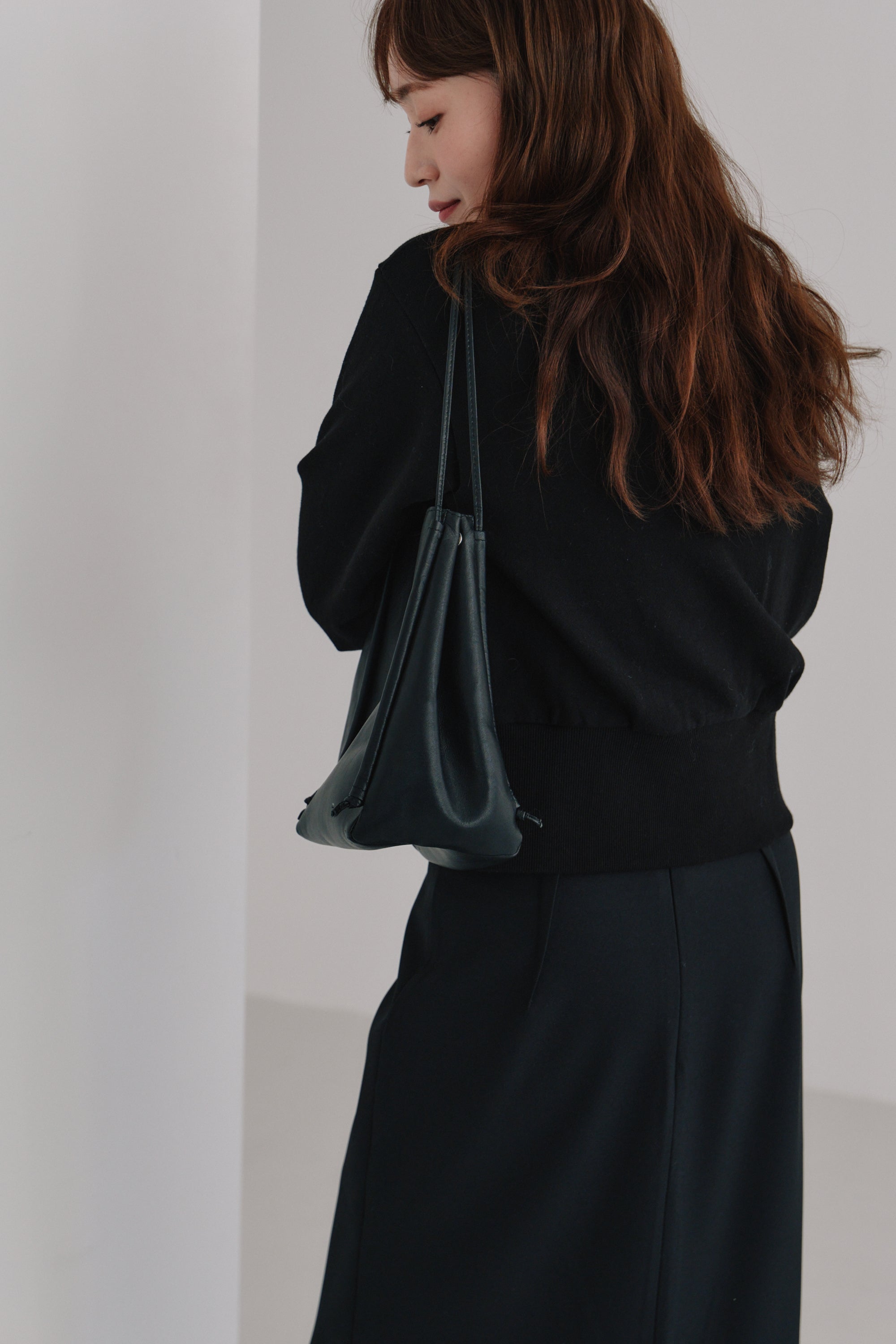 front tuck cropped sweat