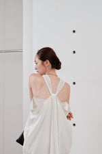画像をギャラリービューアに読み込む, lace tie over dress
