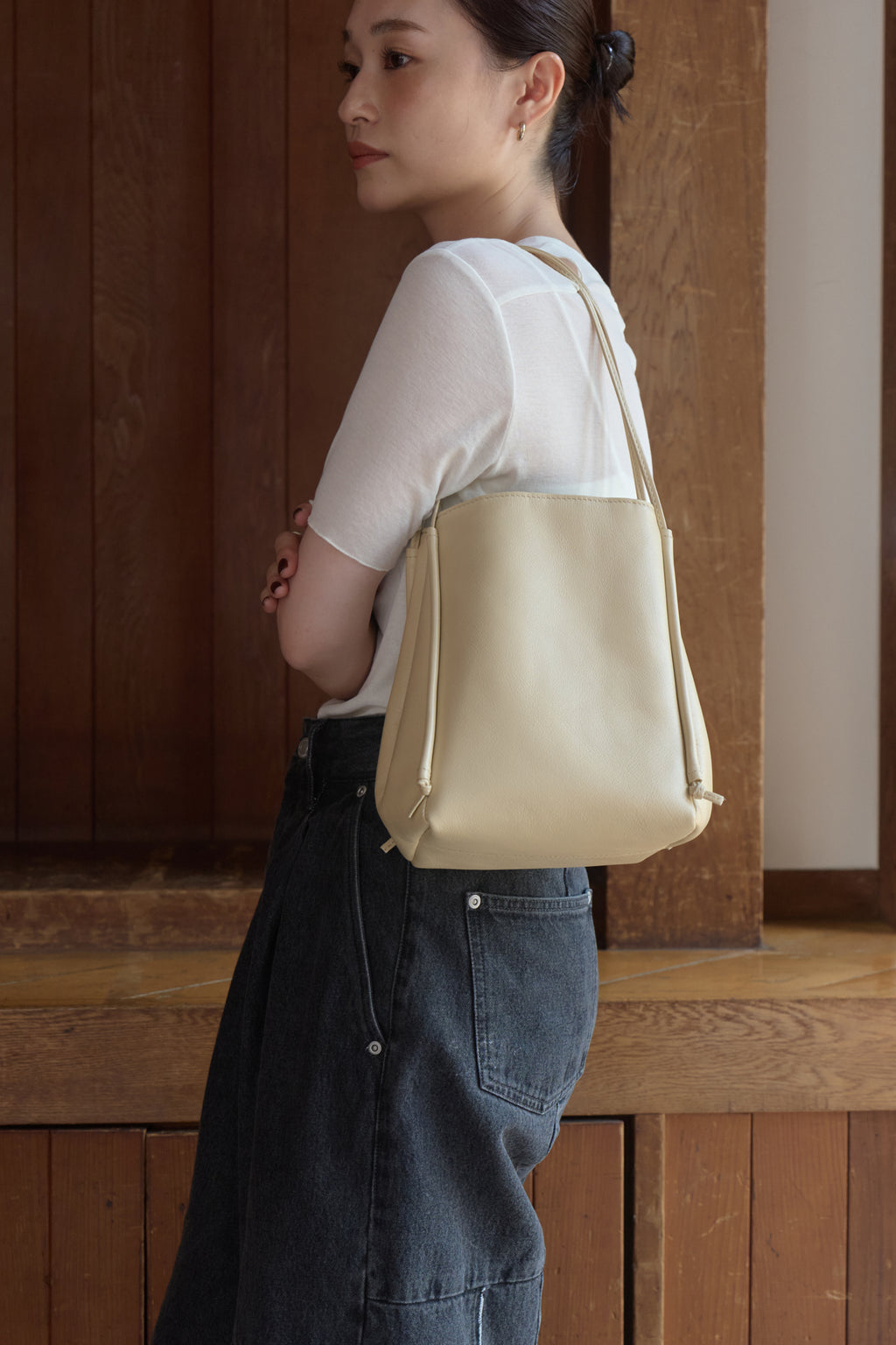 LEATHER SHOULDER BAG