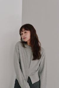front tuck cropped sweat