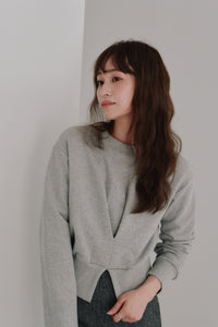 front tuck cropped sweat