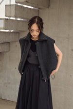 画像をギャラリービューアに読み込む, WOOL HIGHNECK VEST
