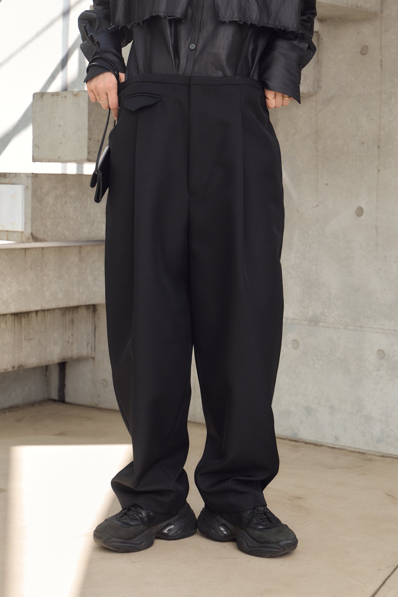 SUSPENDER COCOON PANTS