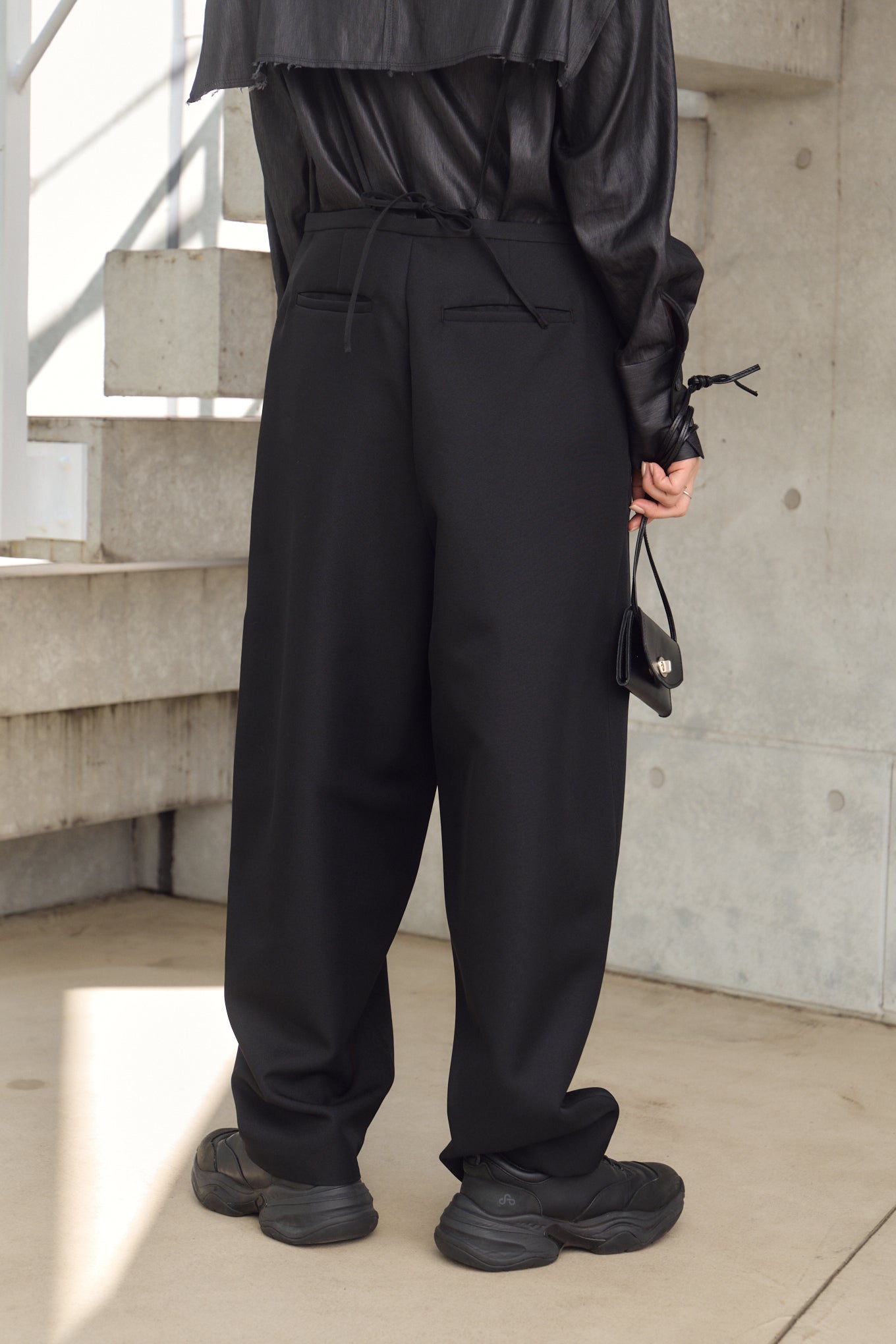 SUSPENDER COCOON PANTS