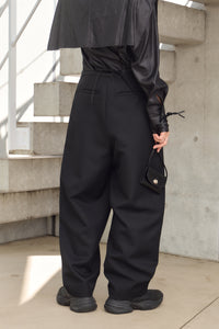 SUSPENDER COCOON PANTS