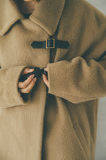 画像をギャラリービューアに読み込む, shaggy wool coat
