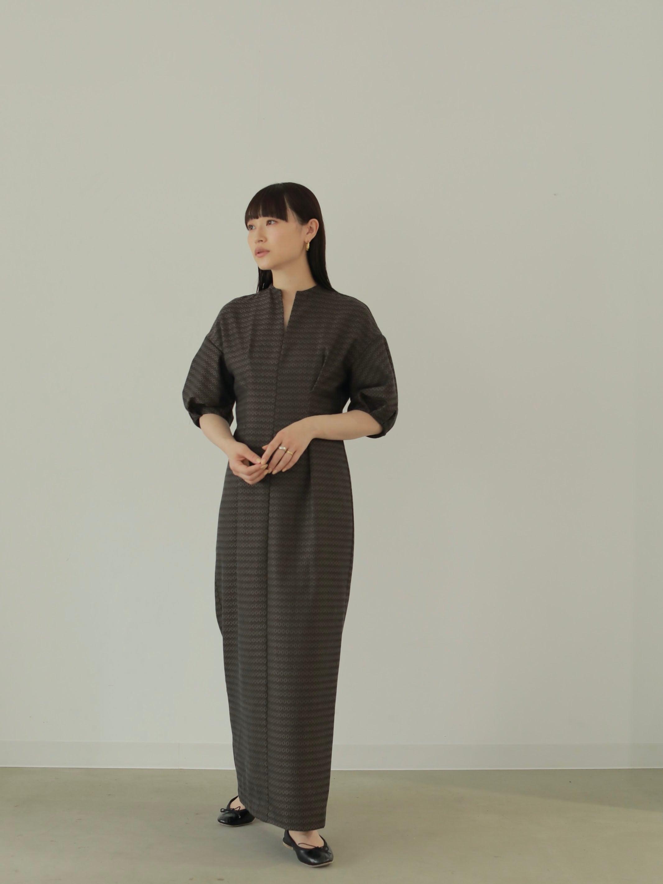 JACQURD TUCK SLEEVE DRESS
