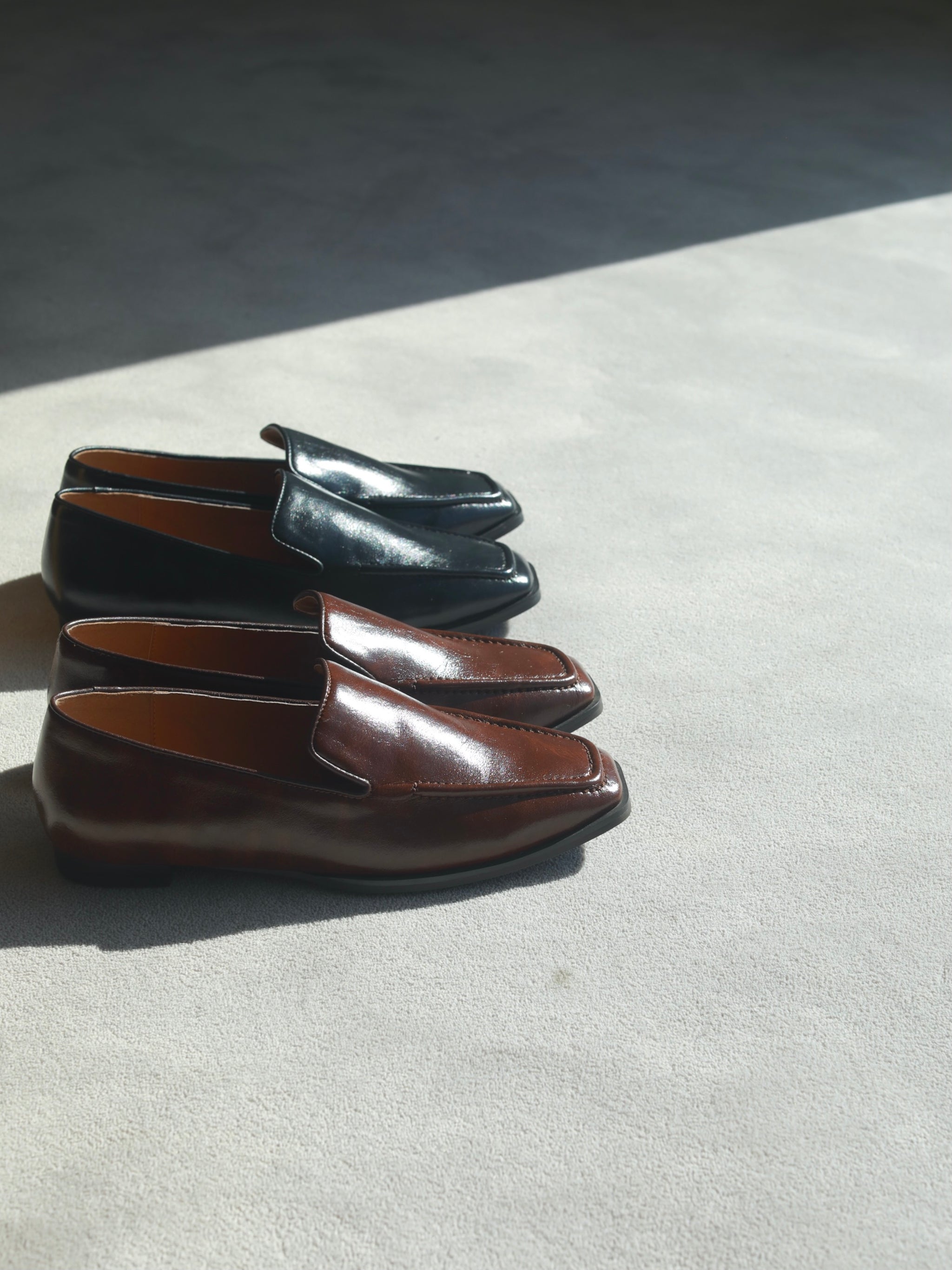 SQUARE TOE FLAT LOAFER - Hella (ヘラ）公式通販サイト 