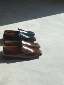 SQUARE TOE FLAT LOAFER