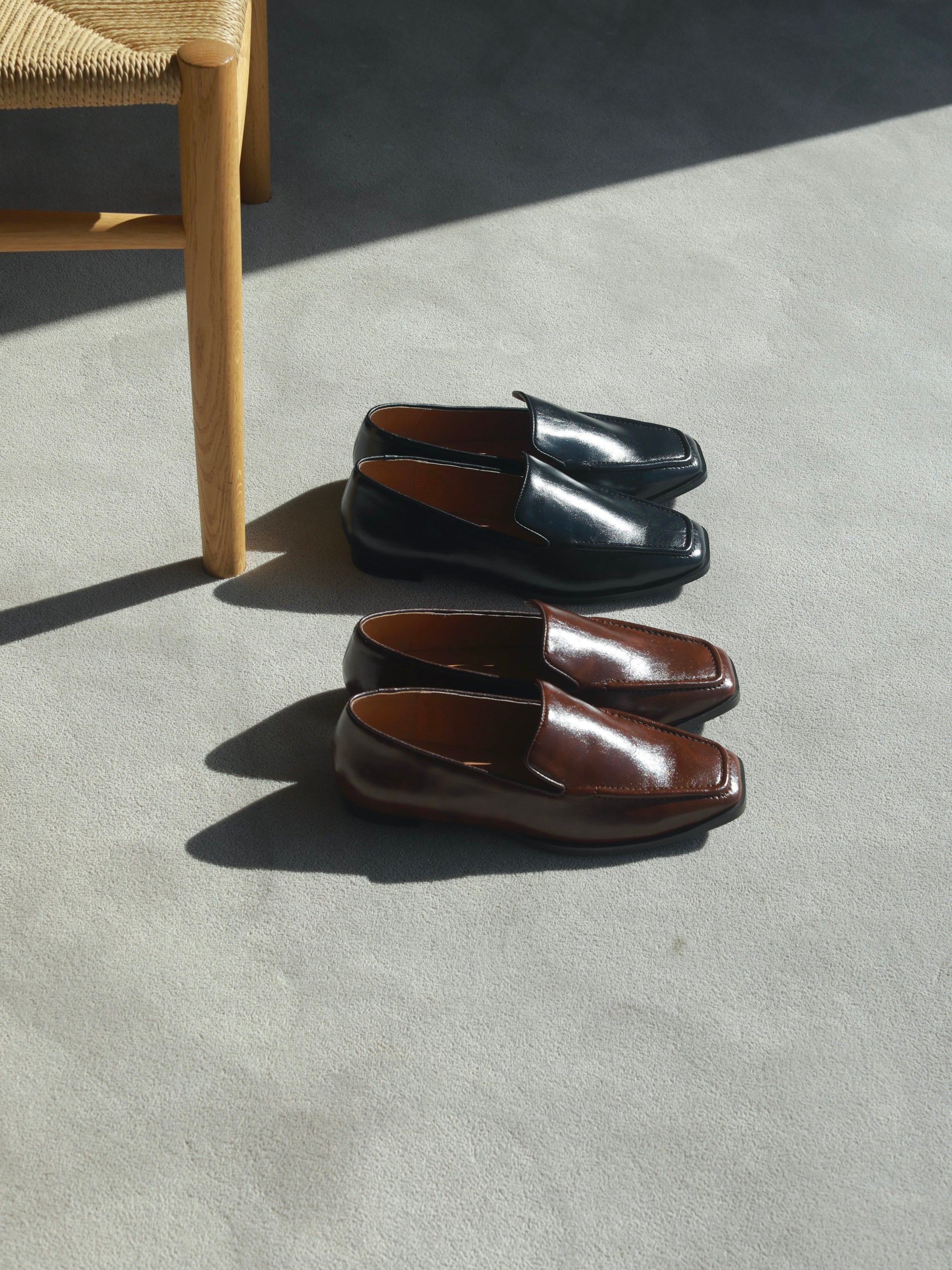 SQUARE TOE FLAT LOAFER