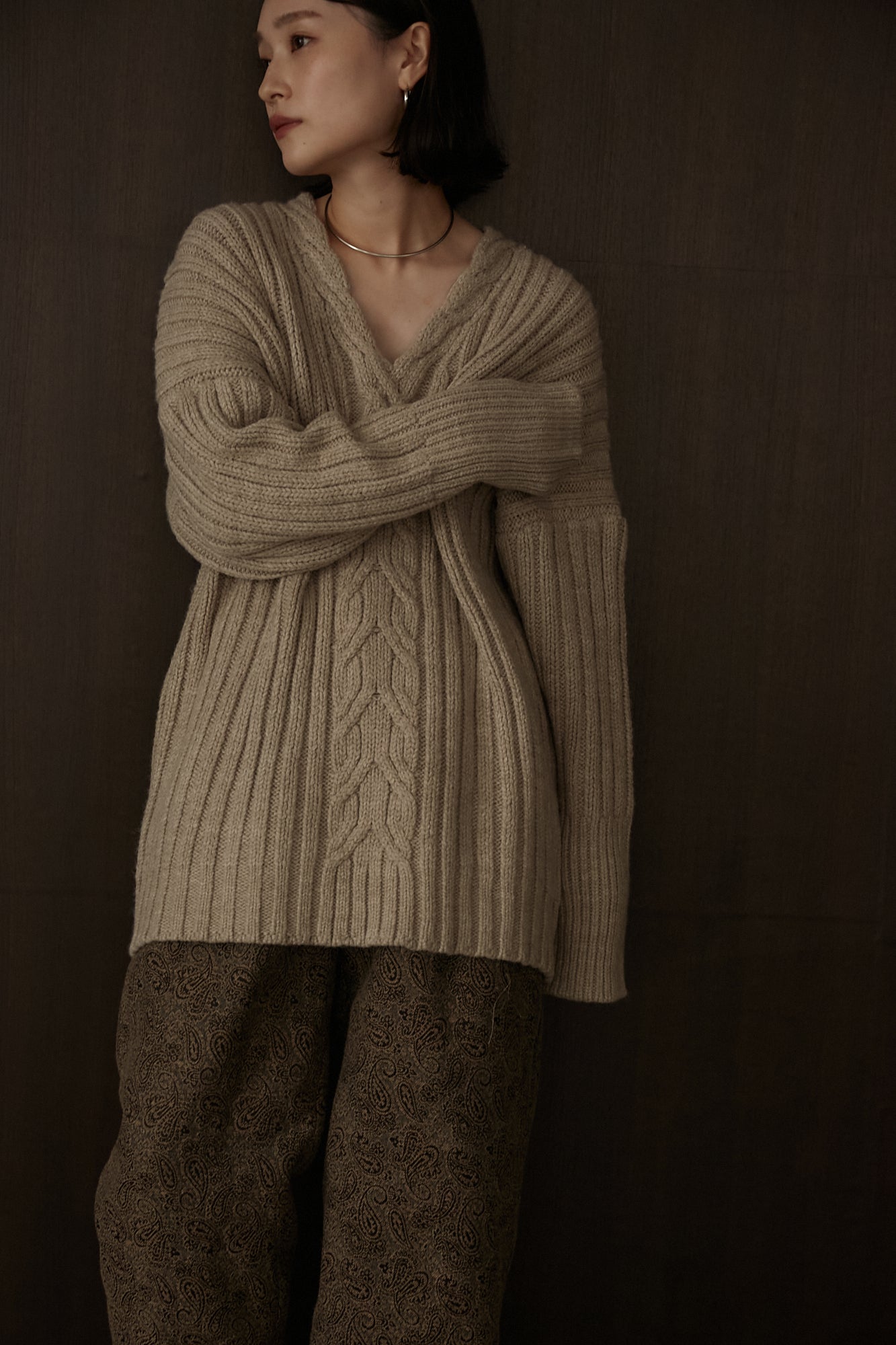ヘラ Hella 25秋冬 トップス back tie napped tops 10月上旬〜下旬予約 ブラックタイナップドトップス ミドル丈 長袖 h253-12 ヘラ Hella 25秋冬 トップス back tie napped tops 10月上旬